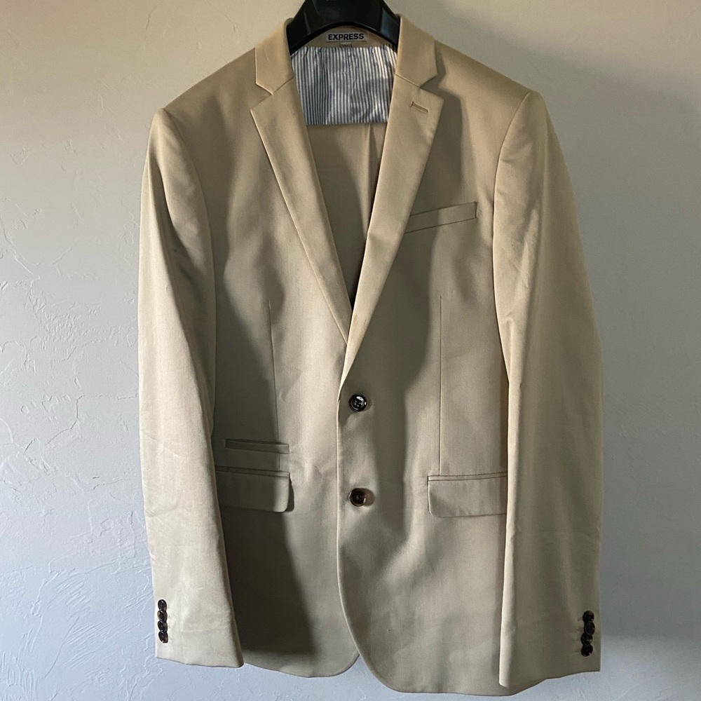 Men’s Express Photographer Fitted Cream Suit Set